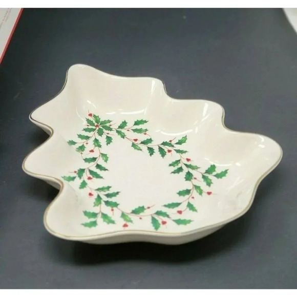 Lenox Holiday Holly Berry Gold Trim Tree Shaped Candy Dish 8" - Picture 6 of 7